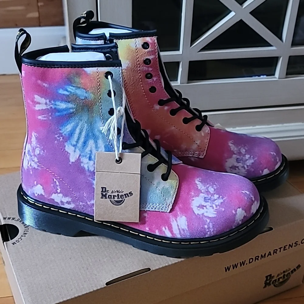 Dr. Marten's Girls Tye Dye Suede Boots, Size Kids 6M - Picture 1 of 16